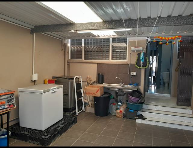 3 BEDROOM DUPLEX FOR SALE IN BLUFF
